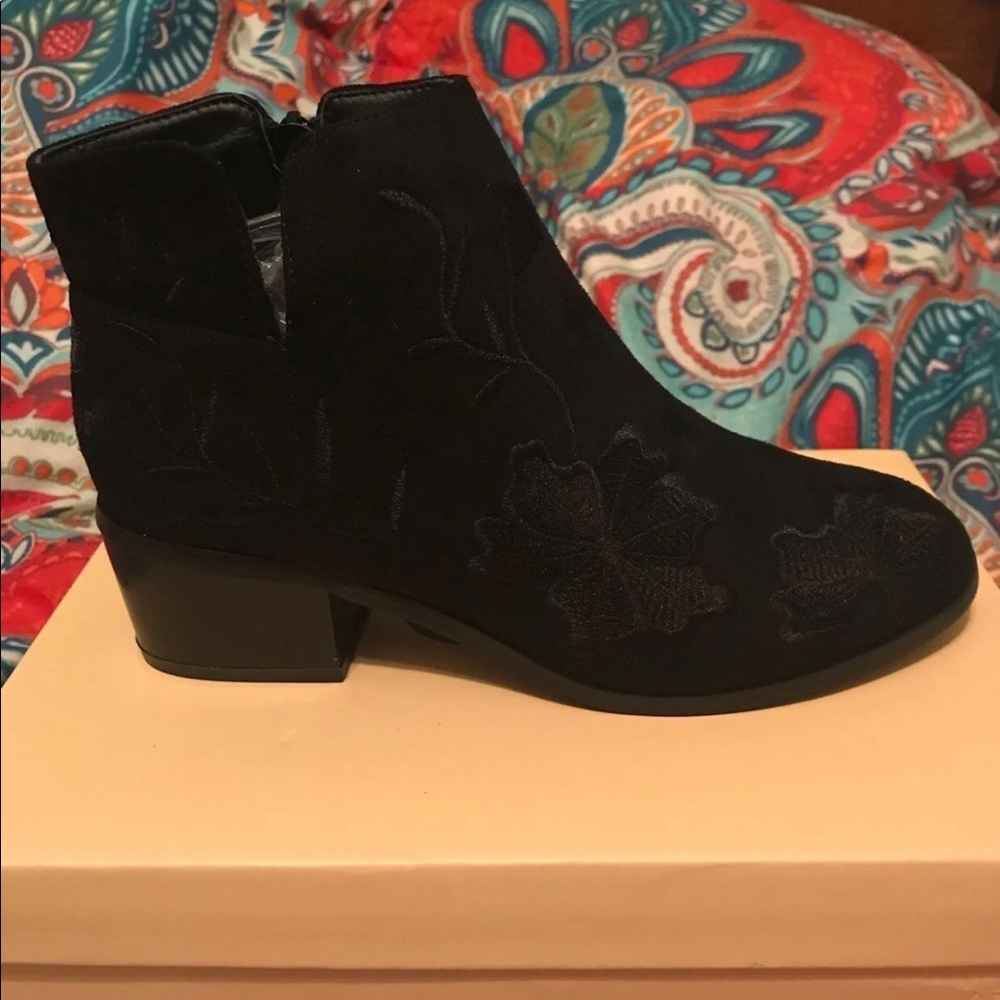 Yoki Floral Embroidered Ankle Booties